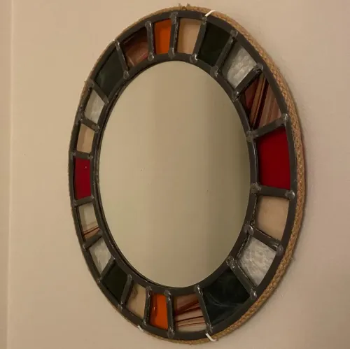 Round mirror